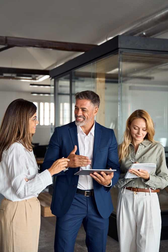 groupofdiversepartnersmaturelatinbusinessmanandeuropean